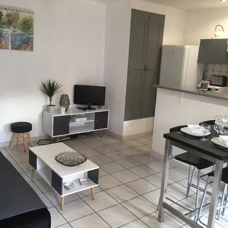 T2 Avec Terrasse, Clim , Box Fibre Apartment *