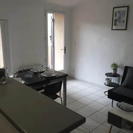 T2 Avec Terrasse, Clim , Box Fibre Apartment Vedene