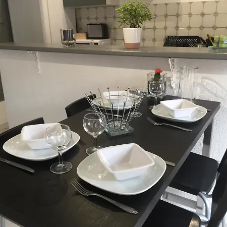 Apartment T2 Avec Terrasse, Clim , Box Fibre Vedene