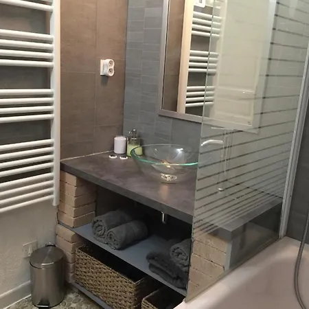 Apartment T2 Avec Terrasse, Clim , Box Fibre Vedene