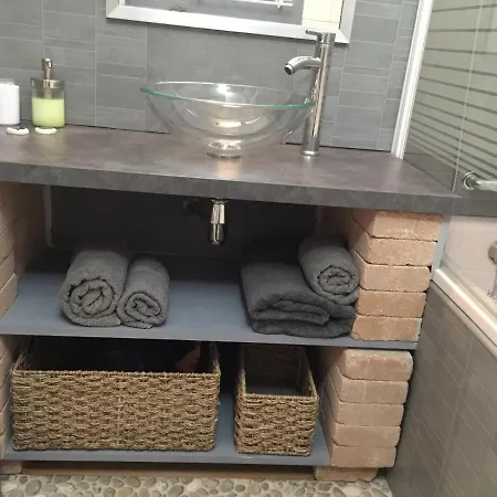 T2 Avec Terrasse, Clim , Box Fibre Vedene